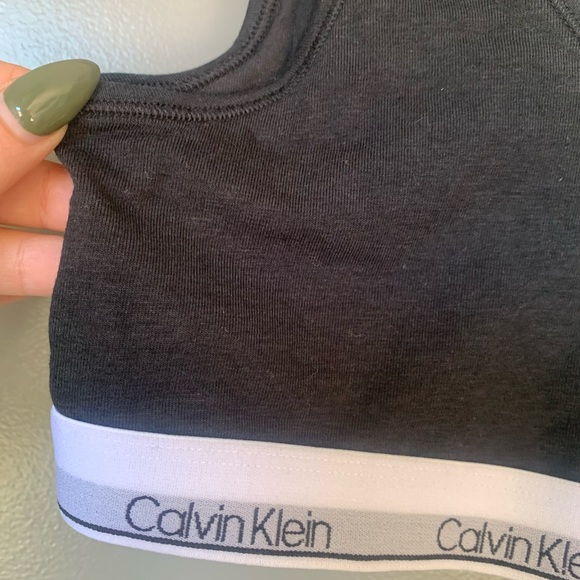 Calvin Klein | NWOT Girls Junior Sports Training Bra Undershirt Tank Top - Picture 2 of 3